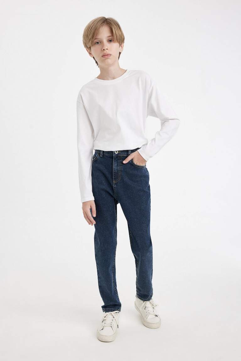 Boy Carrot Fit Straight Leg Jeans