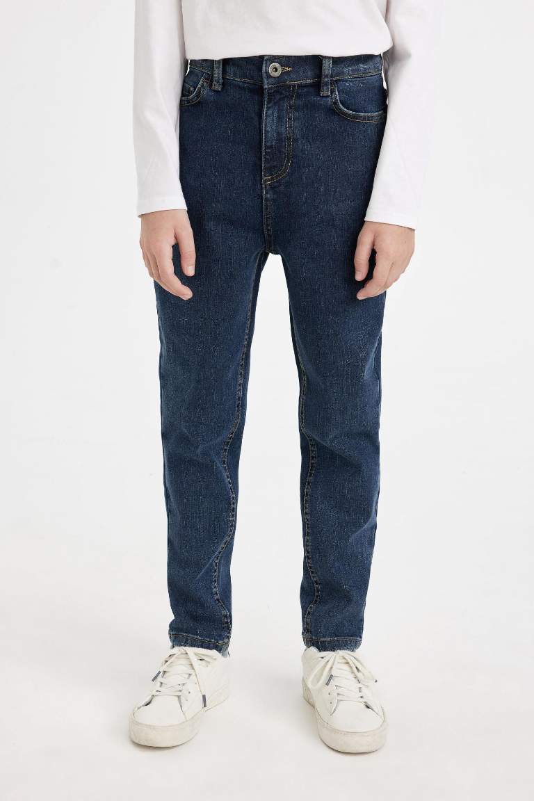 Boy Carrot Fit Straight Leg Jeans