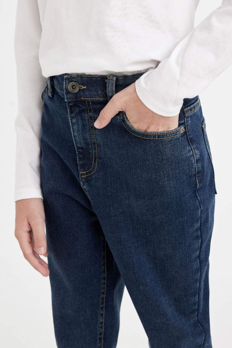 Boy Carrot Fit Straight Leg Jeans