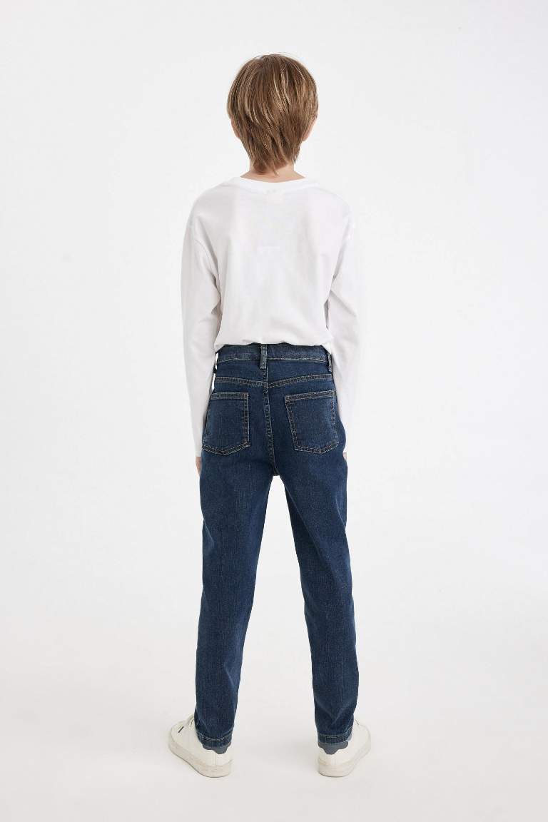 Boy Carrot Fit Straight Leg Jeans