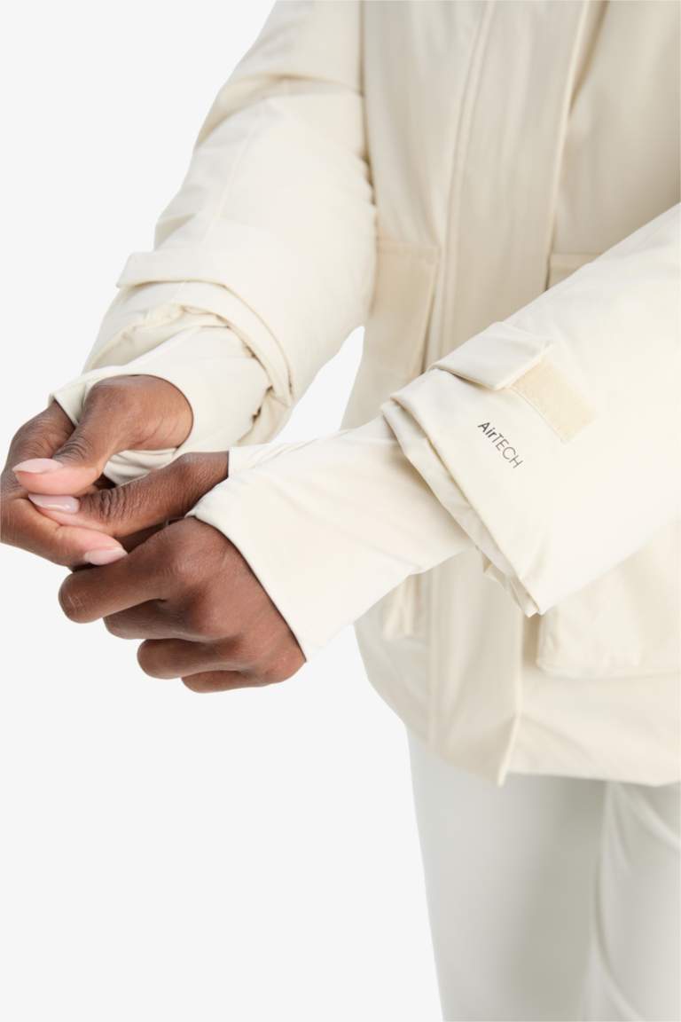 Jacket imperméable avec capuche et poches de DefactoFit