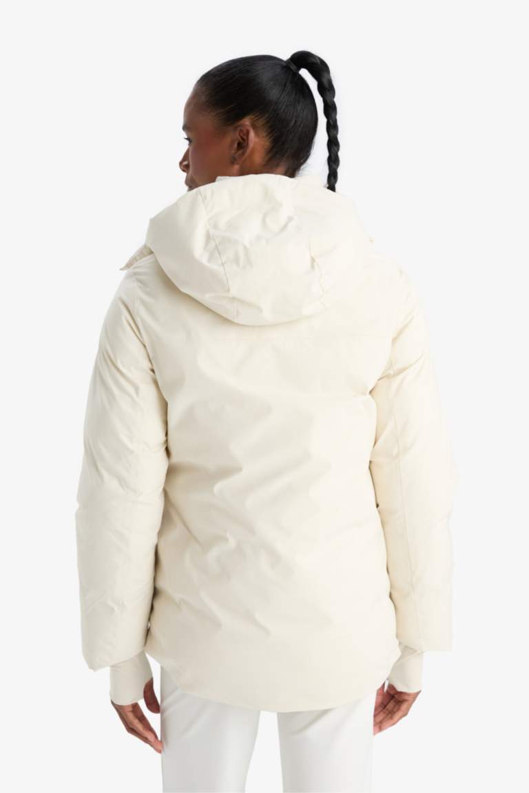 Jacket imperméable avec capuche et poches de DefactoFit