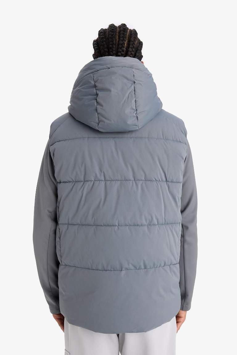 DeFactoFit Su İtici Regular Fit Kapüşonlu Fermuarlı Su Geçirmez Mont