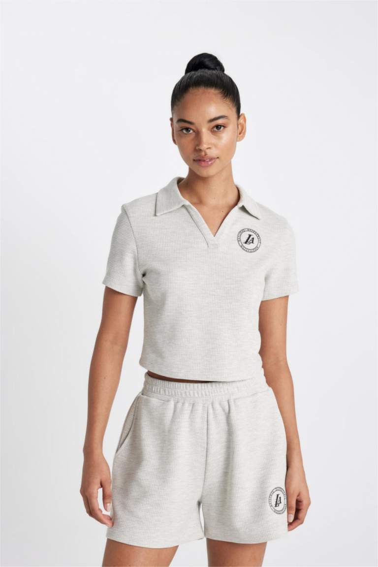 تيشيرت نص كم وافل بياقة بولو من لوس أنجلوس ليكرز