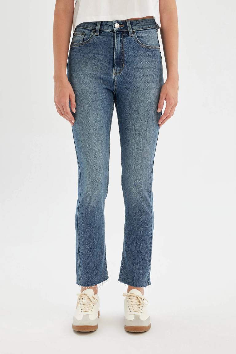Mary Vintage Straight Fit Yüksek Bel Paça Ucu Kesik Bilek Boy Jean Yıkamalı Pantolon