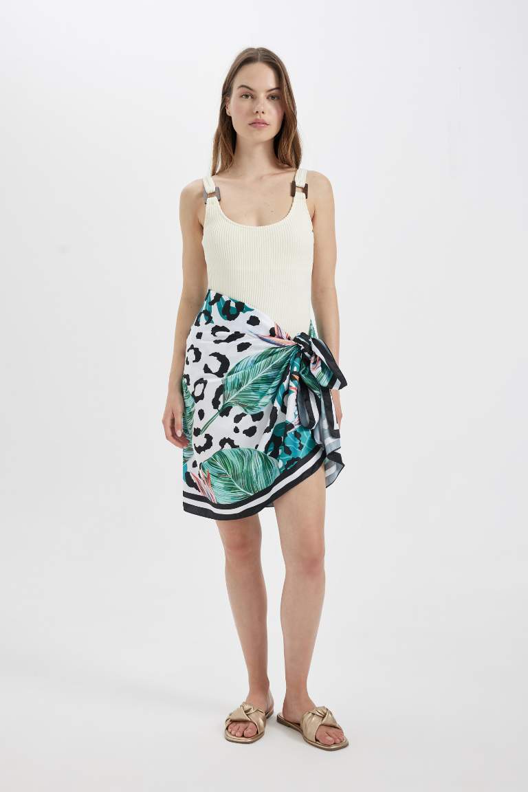 Woman Zebra Patterned Long Beach Skirt