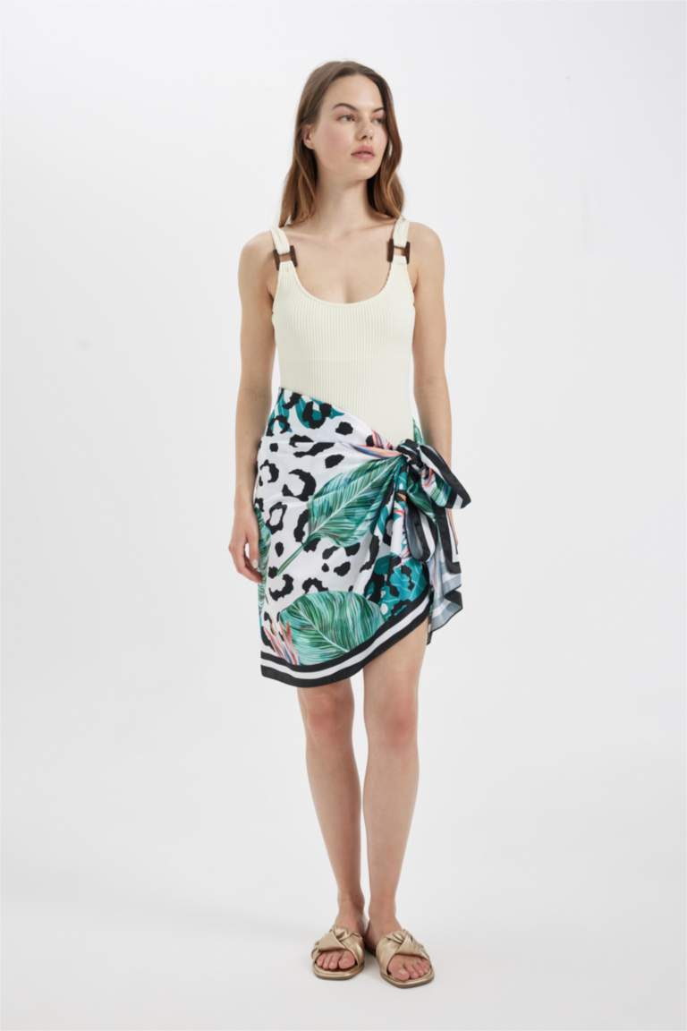 Woman Zebra Patterned Long Beach Skirt