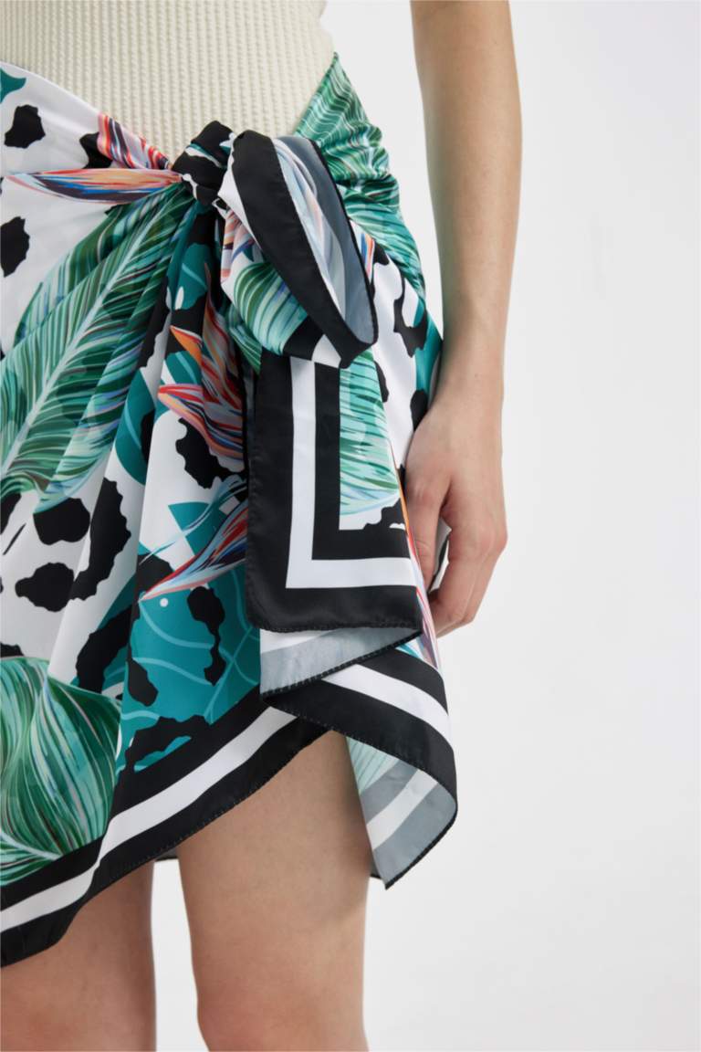 Woman Zebra Patterned Long Beach Skirt