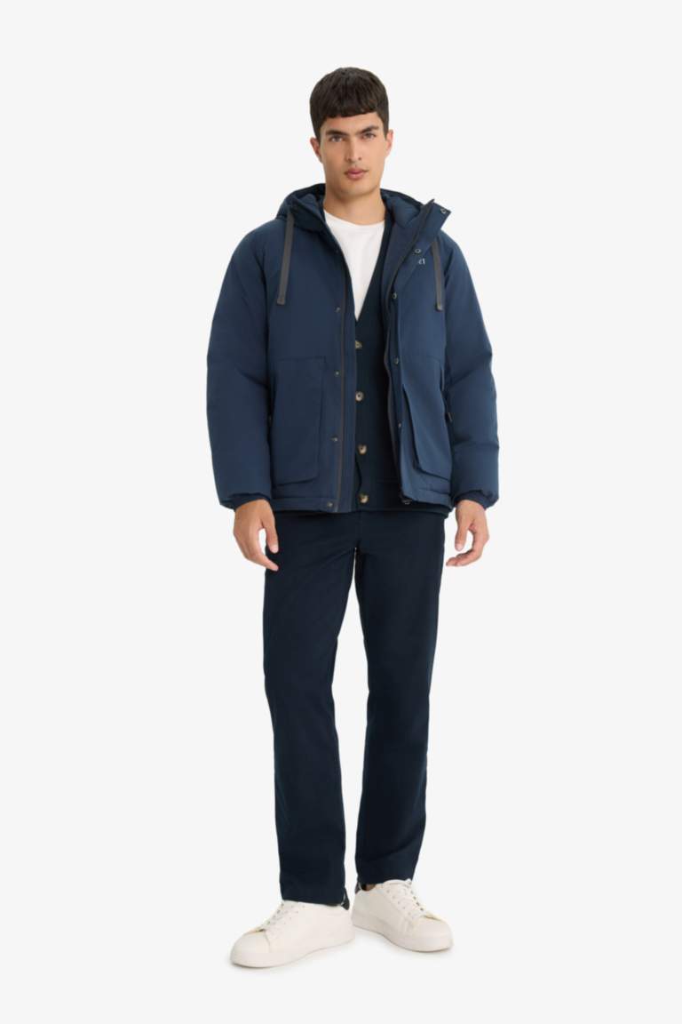 Куртка Regular Fit с кнопками, внутренним карманом, капюшоном и на молнии