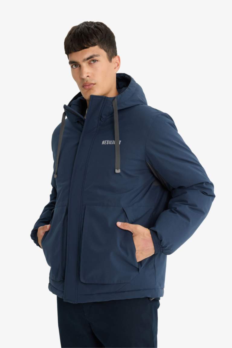 Куртка Regular Fit с кнопками, внутренним карманом, капюшоном и на молнии