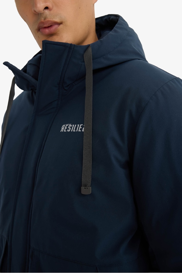 Куртка Regular Fit с кнопками, внутренним карманом, капюшоном и на молнии