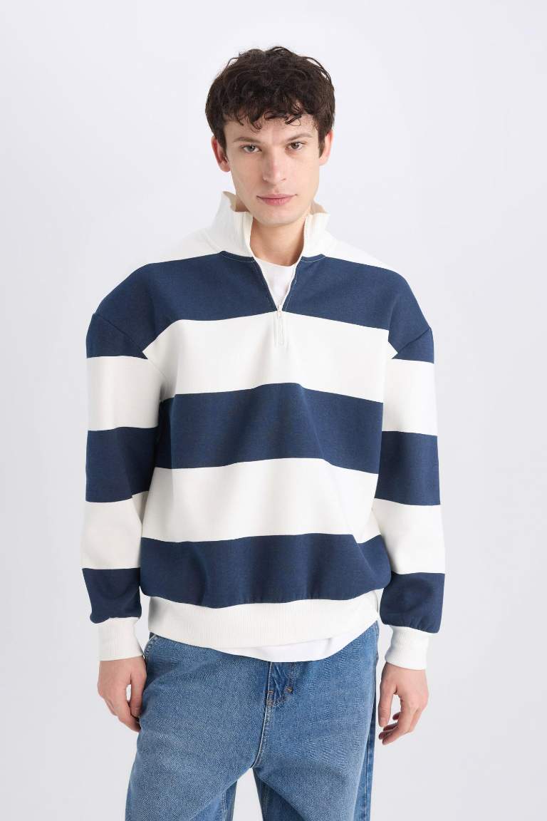 Boxy Fit Zippered Stand Collar Striped Sweatshirt