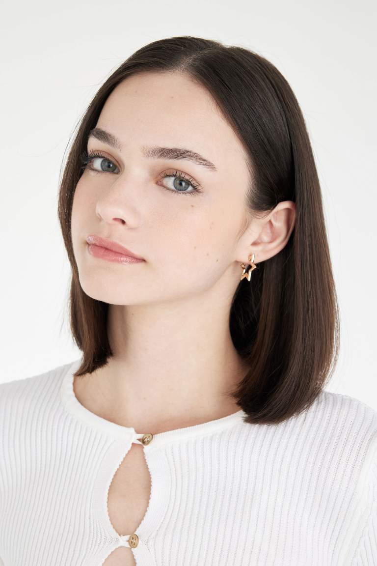 Woman 2 Piece Gold Earrings with Star Detail