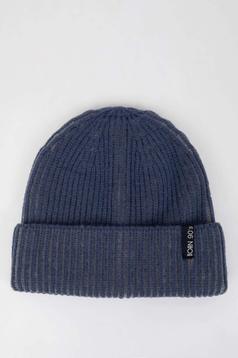 Man Ribbed Knitted Beanie