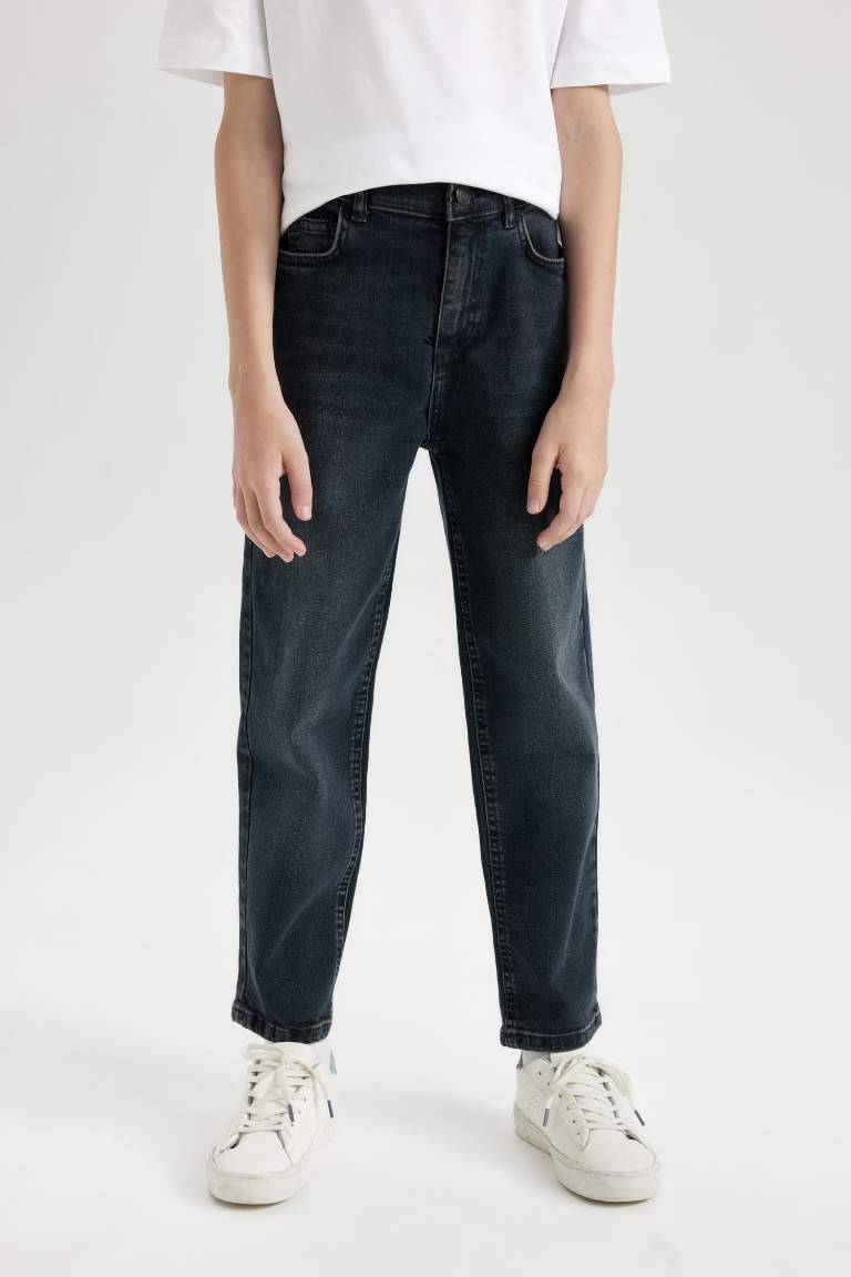 Boy Straight Fit Straight Leg Pocket Jeans