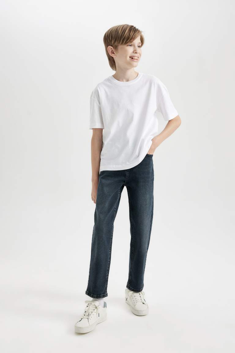 Boy Straight Fit Straight Leg Pocket Jeans