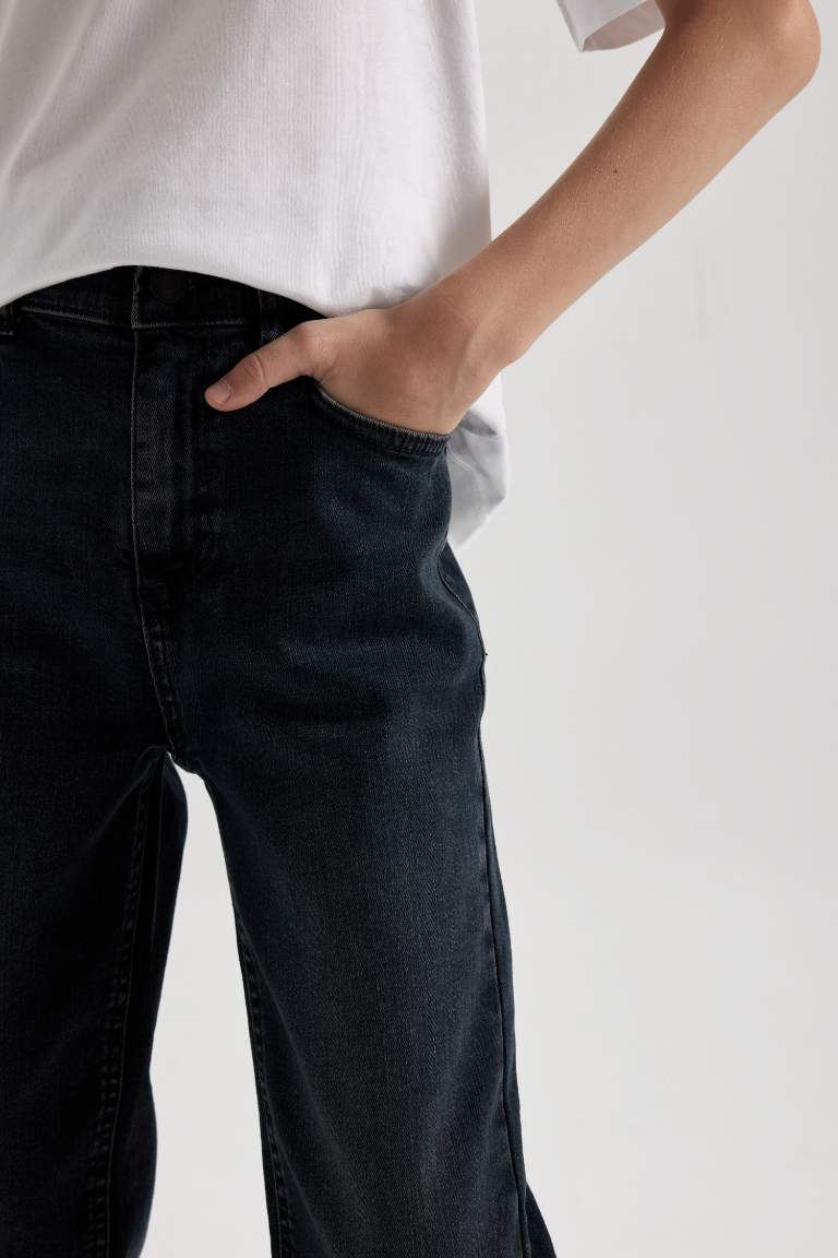 Boy Straight Fit Straight Leg Pocket Jeans