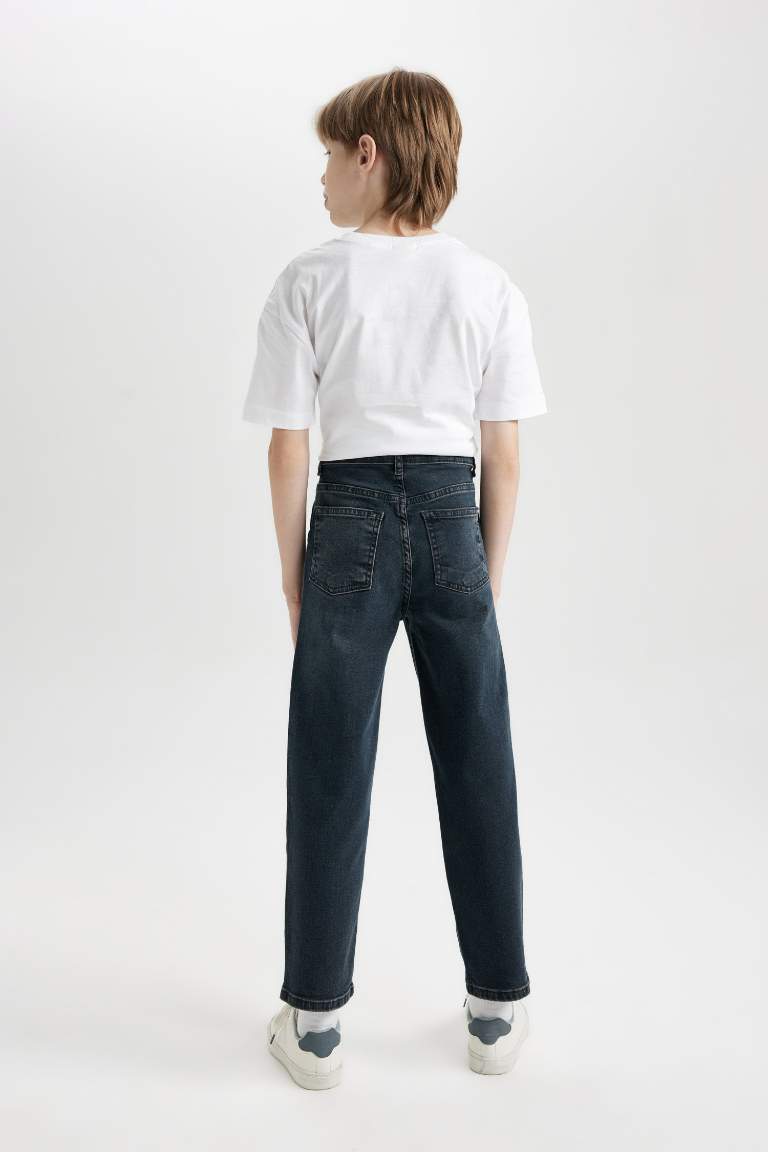 Boy Straight Fit Straight Leg Pocket Jeans