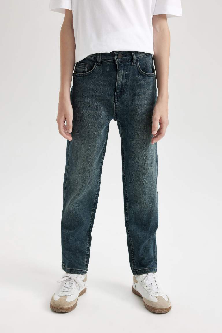 Boy Straight Fit Pocketed Jeans