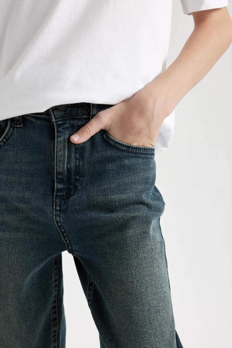 Boy Straight Fit Pocketed Jeans