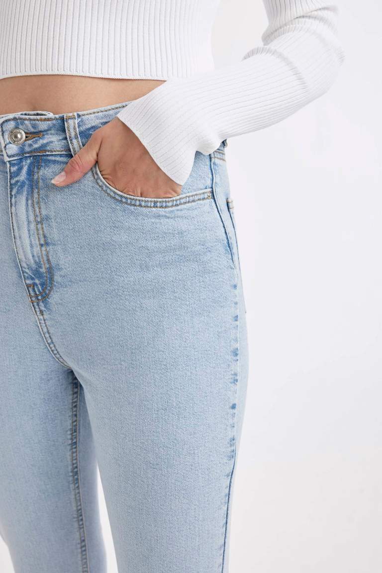 Mary Straight Leg High Waist Washed Jeans