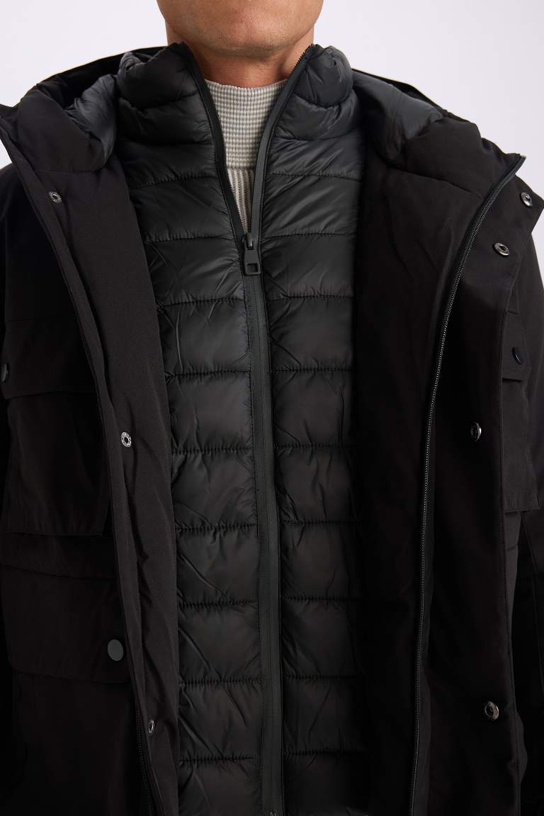 Su İtici Slim Fit Mont Dar Kesim Kapüşonlu Fermuarlı Çıtçıt Kapamalı Cepli