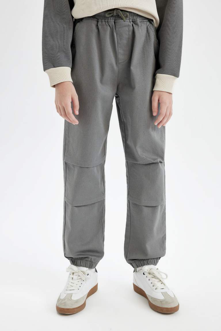 Boy Elastic Waist and Leg Pocketed Jogger Pants