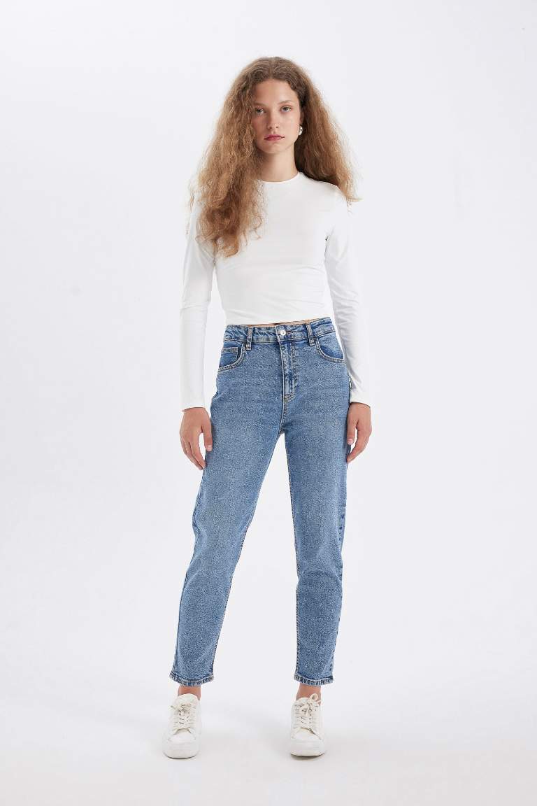 Comfort Mom Fit High Waist Ankle Washed Jeans