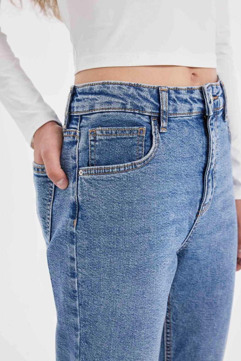 Comfort Mom Fit High Waist Ankle Washed Jeans