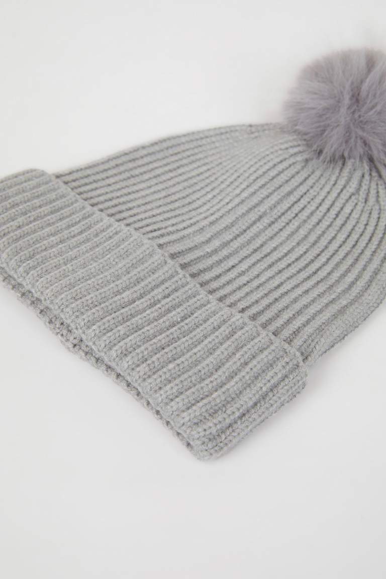 Girl Pompom Beanie