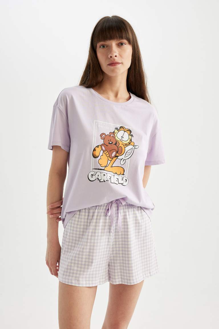 Fall in Love Garfield Regular Fit 2 Piece Pajama Set