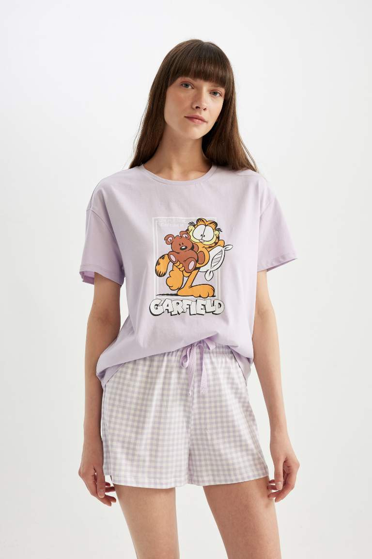 Fall in Love Garfield Regular Fit 2 Piece Pajama Set