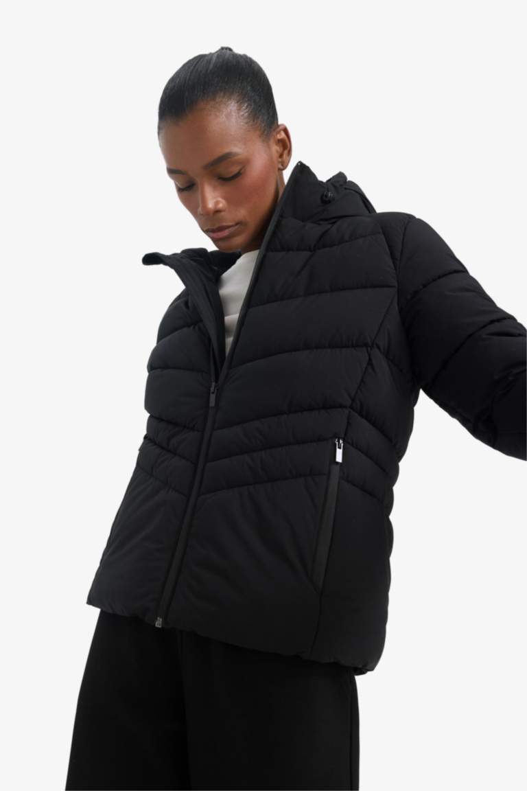 DefactoFit Водоотталкивающее Изделие Regular Fit с Капюшоном на Молнии с Карманами Куртка