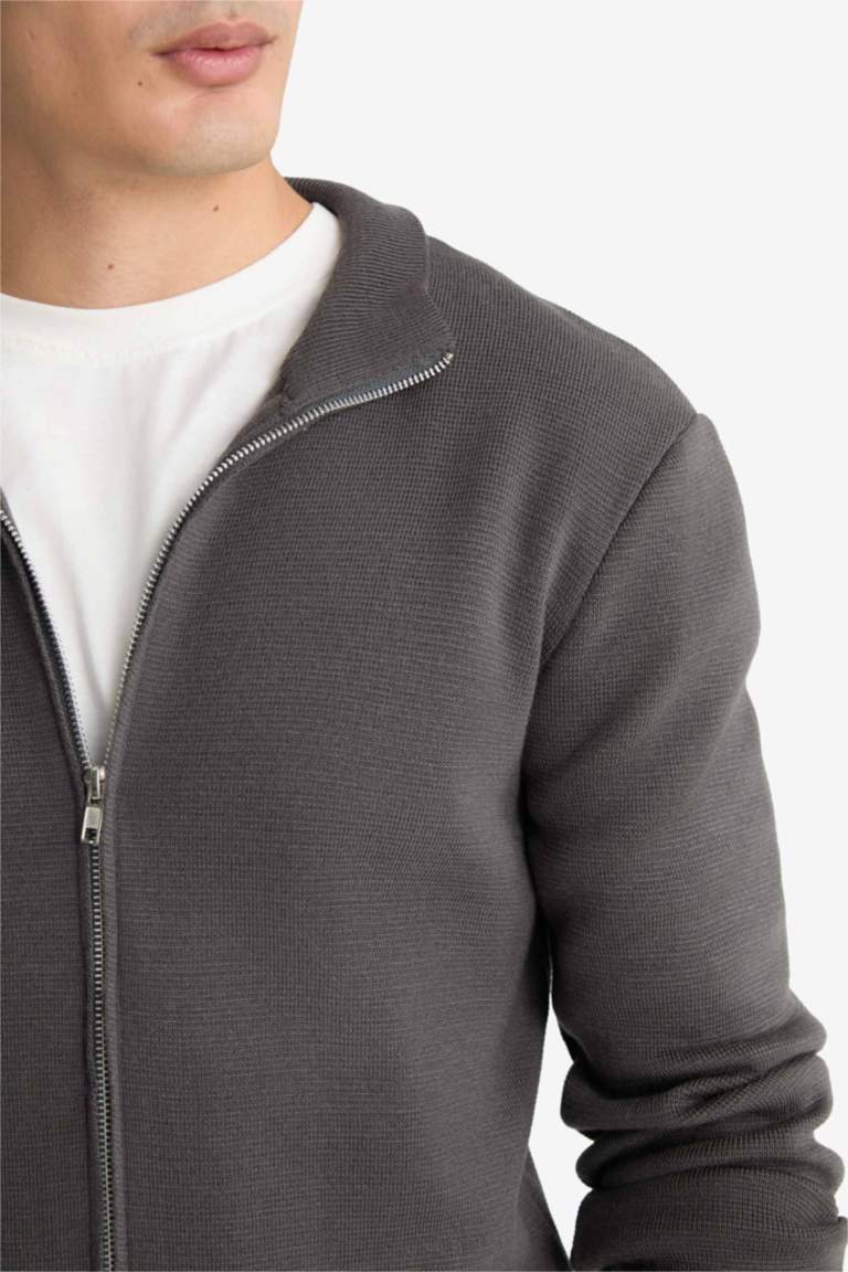 كارديجان تريكو قصة عادية بياقة مدورة