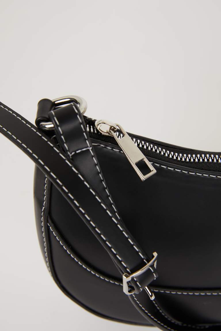 Woman Basic Faux Leather Shoulder Bag