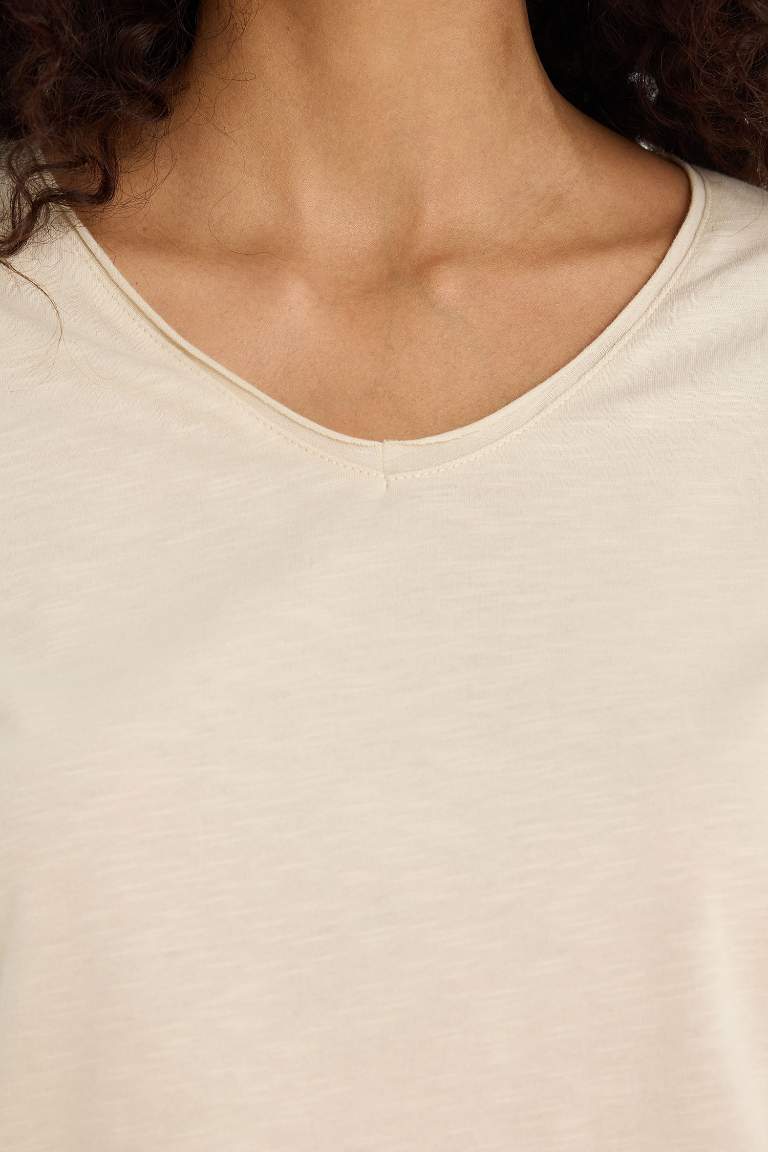 تيشيرت نص كم قصة عادية برقبة V