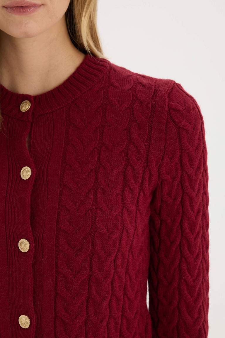 Cardigan tricot basique à col rond et coupe régulière