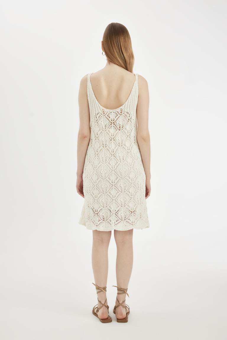 Robe Midi Blanche à Bretelles en Crochet à Col en V