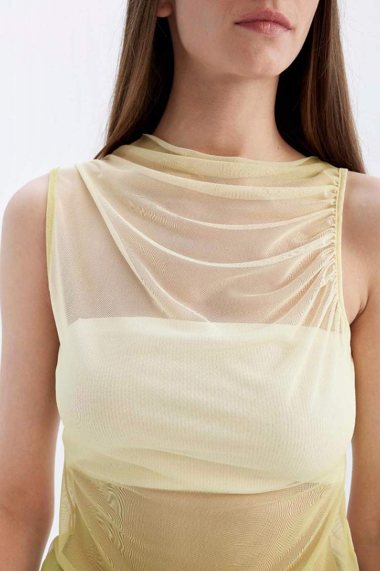 Slim Fit Scoop Neck Sleeveless Tulle Blouse