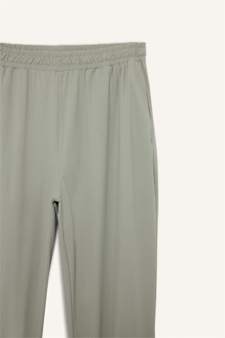 بنطلون بجامة رياضي قصة عادية ورجل مطاطي من DeFactoFit