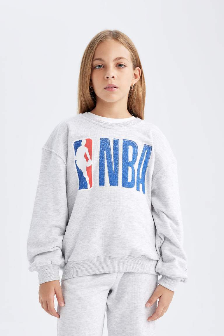 Girl NBA Wordmark Oversize Fit Crew Neck Sweatshirt