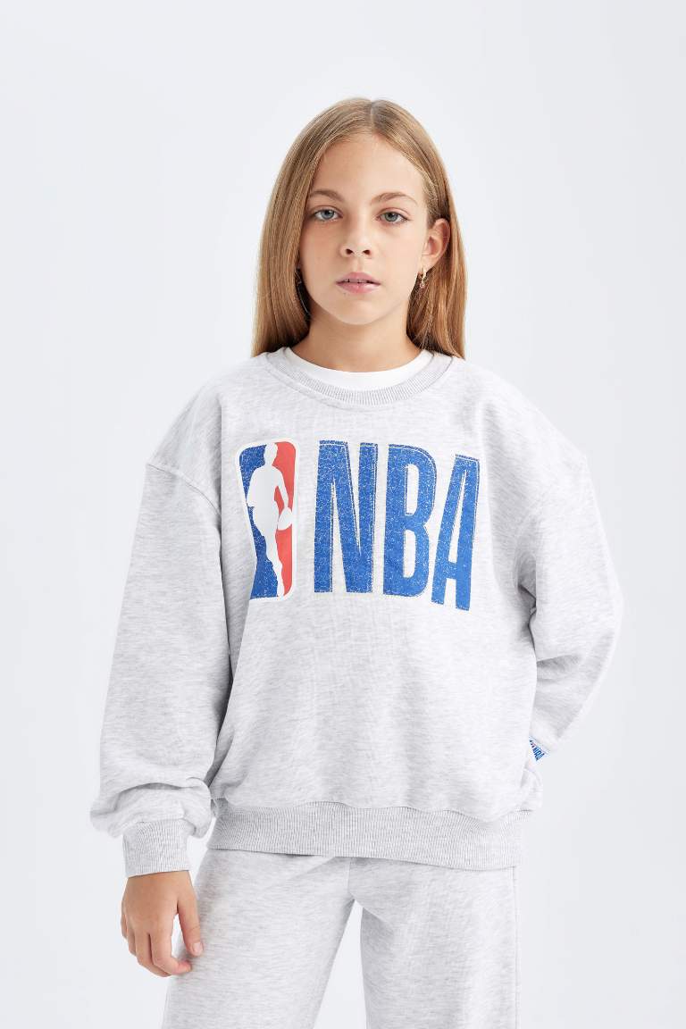 Girl NBA Wordmark Oversize Fit Crew Neck Sweatshirt