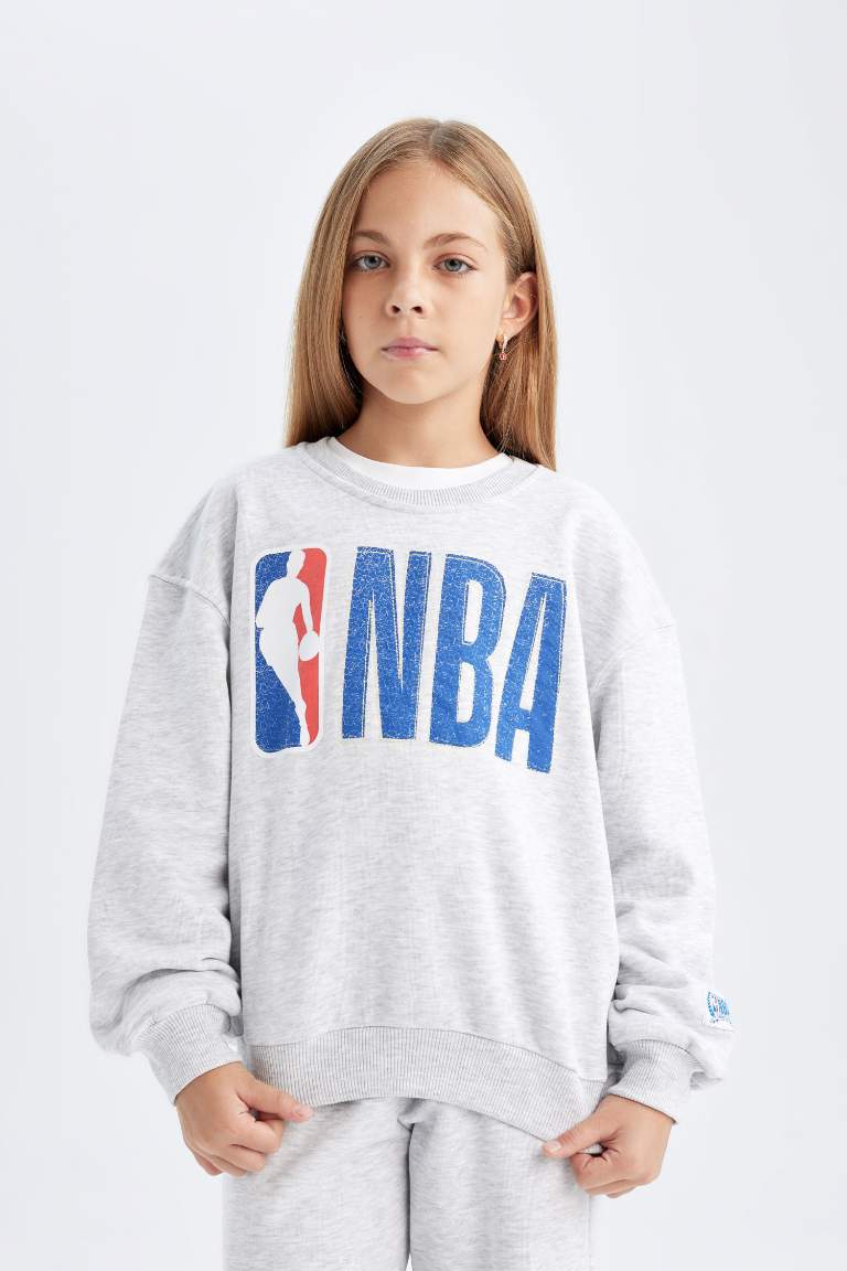 Girl NBA Wordmark Oversize Fit Crew Neck Sweatshirt