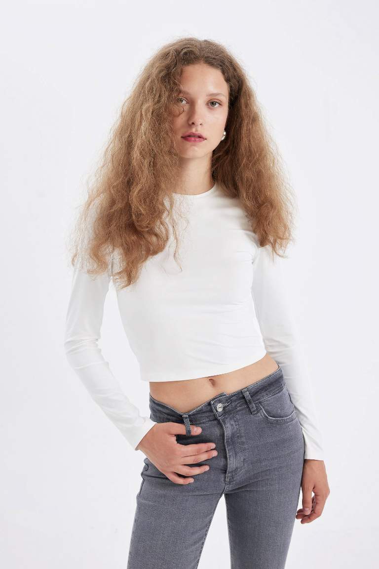 Fitted Vücuda Oturan Bisiklet Yaka Basic Düz Beyaz Uzun Kollu Tişört