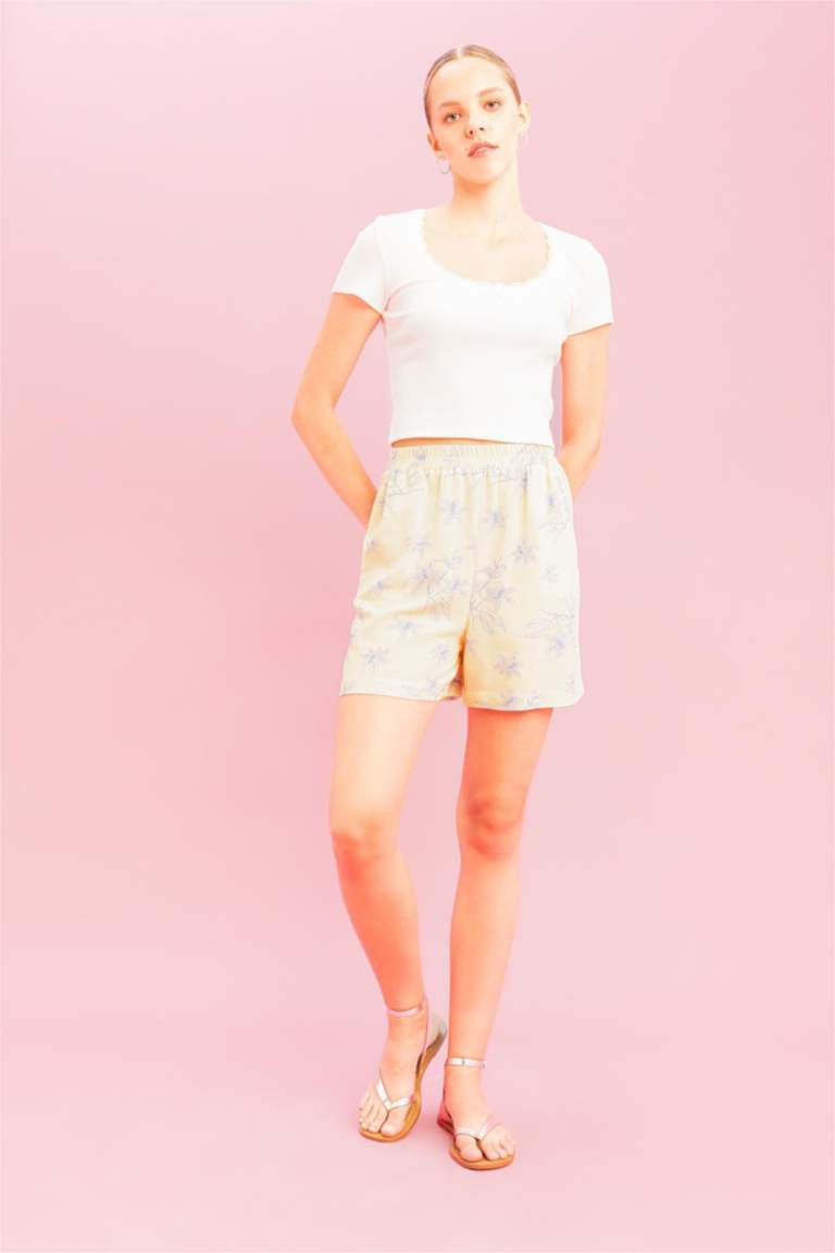 Regular Fit Linen Blended Flower Normal Waist Shorts