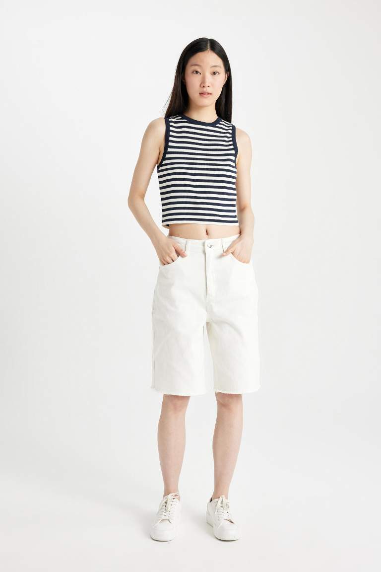 High Waist White Gabardine Capri