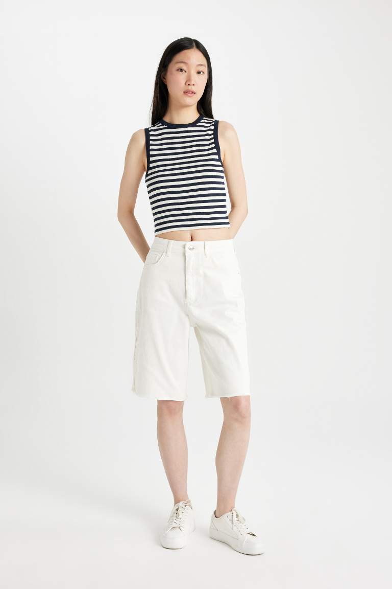 High Waist White Gabardine Capri