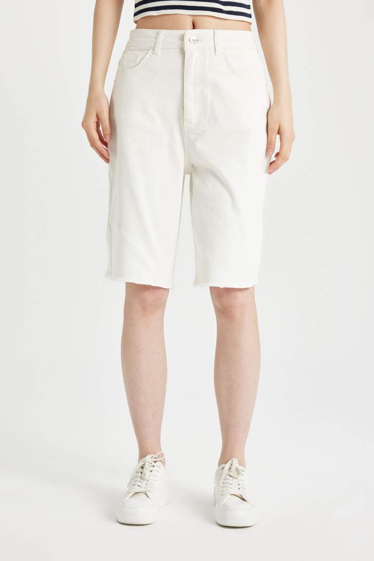 High Waist White Gabardine Capri