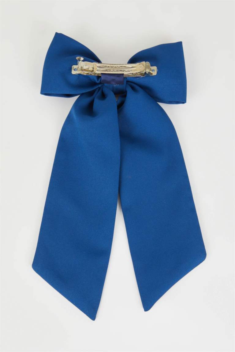 Barrette avec nœud bleu pour fille