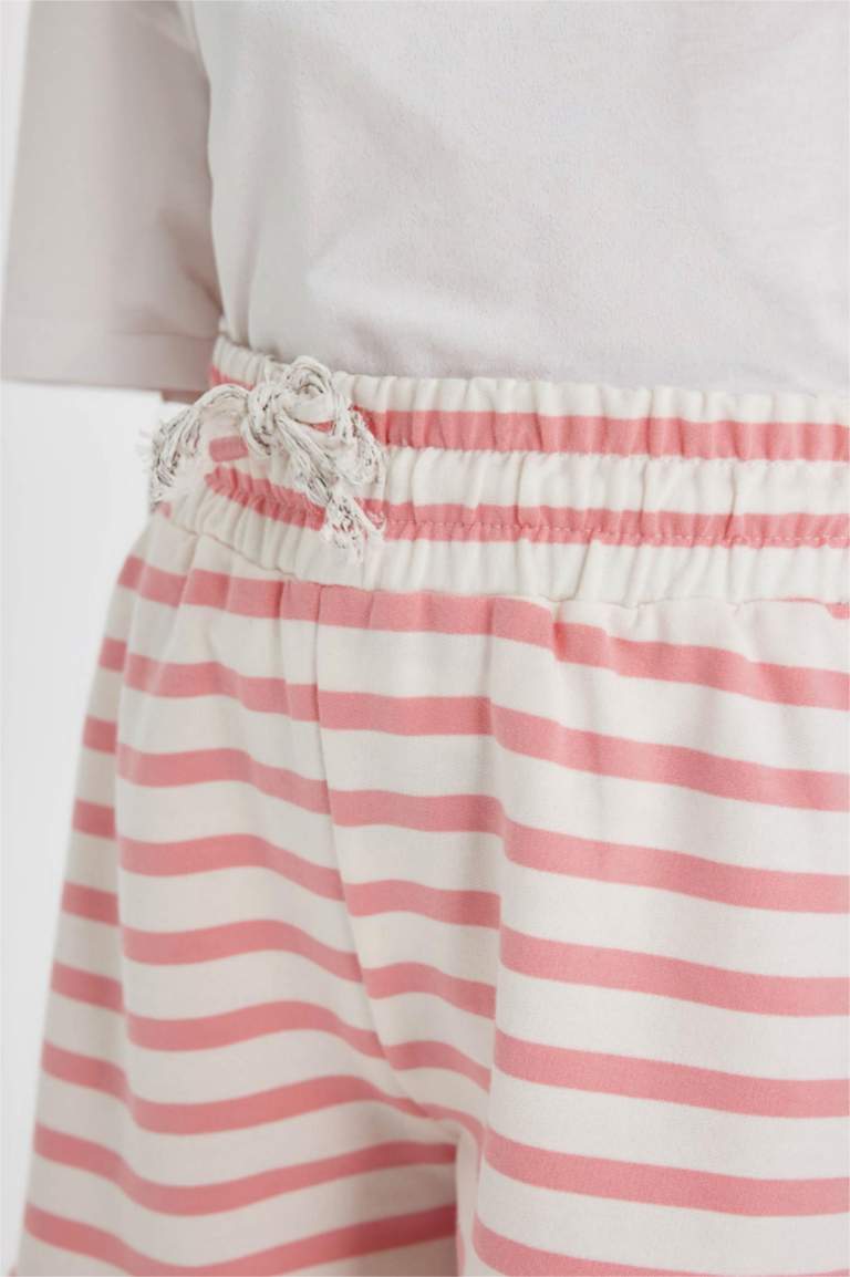 شورت بناتي مخطط قماش رقيق